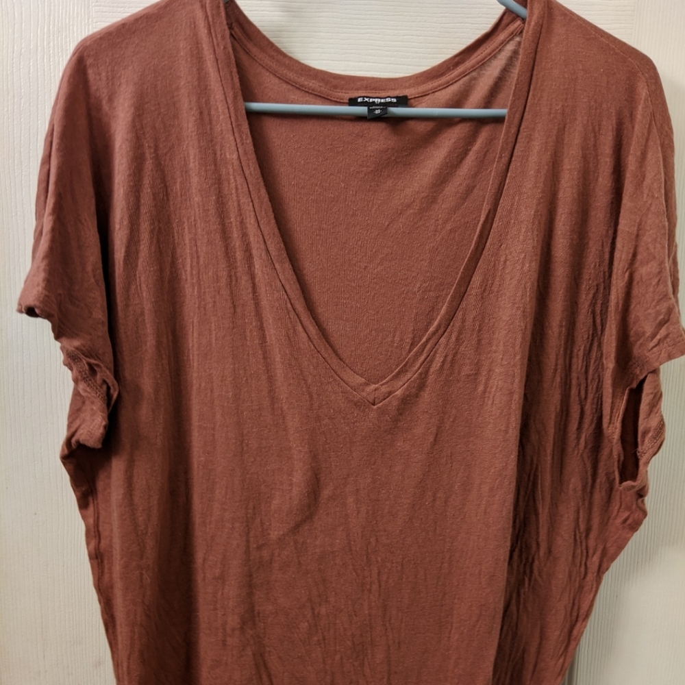 Express vneck